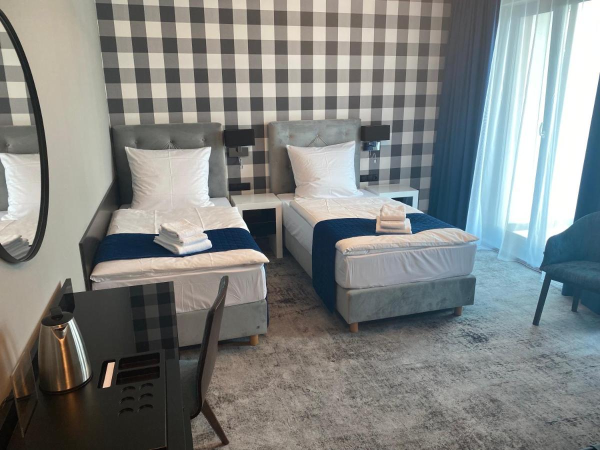 Hotel Sanova Jarosław エクステリア 写真