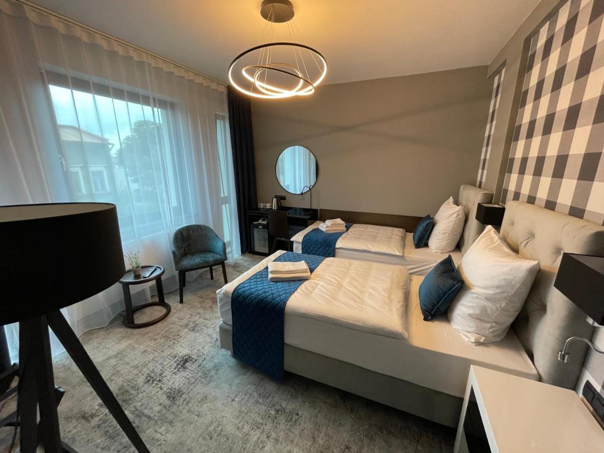 Hotel Sanova Jarosław エクステリア 写真