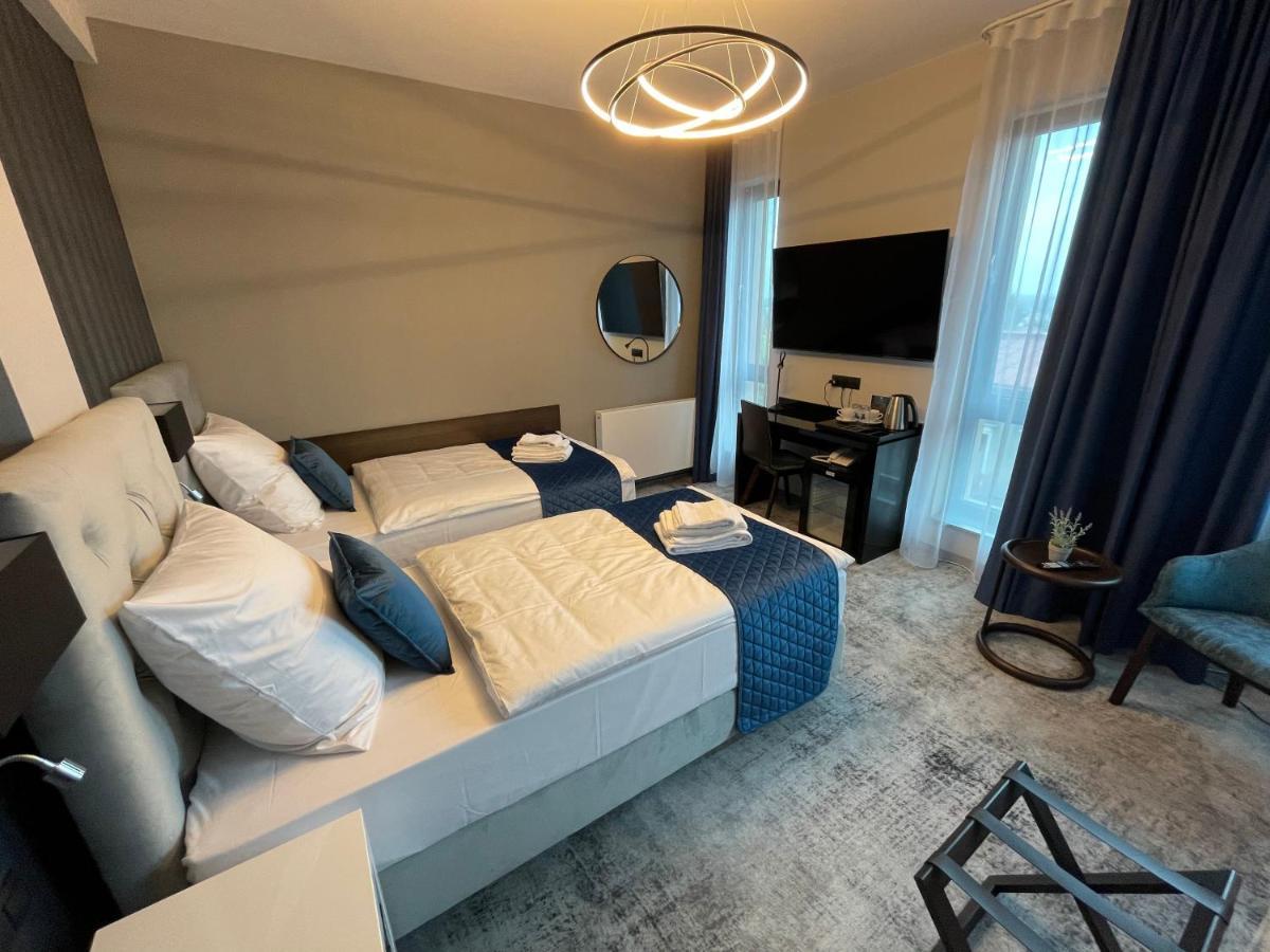 Hotel Sanova Jarosław エクステリア 写真