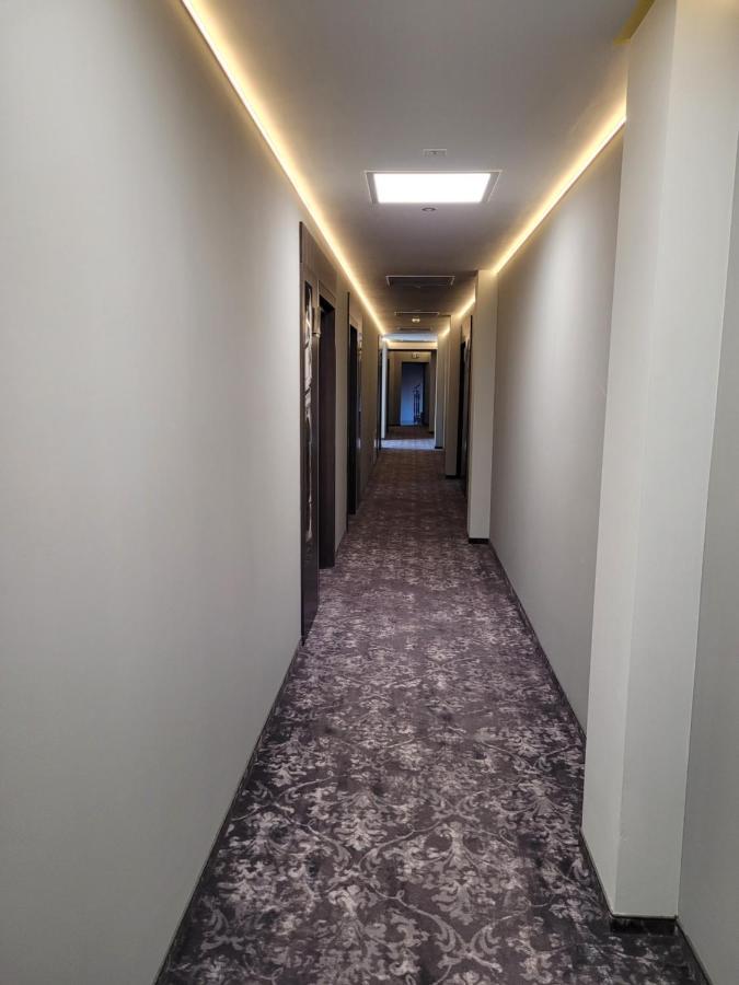 Hotel Sanova Jarosław エクステリア 写真