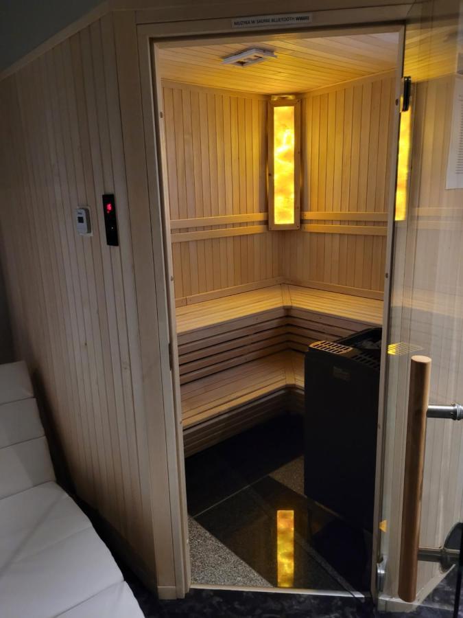 Hotel Sanova Jarosław エクステリア 写真