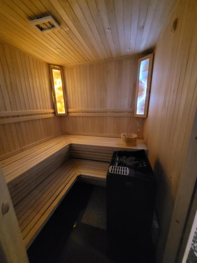 Hotel Sanova Jarosław エクステリア 写真