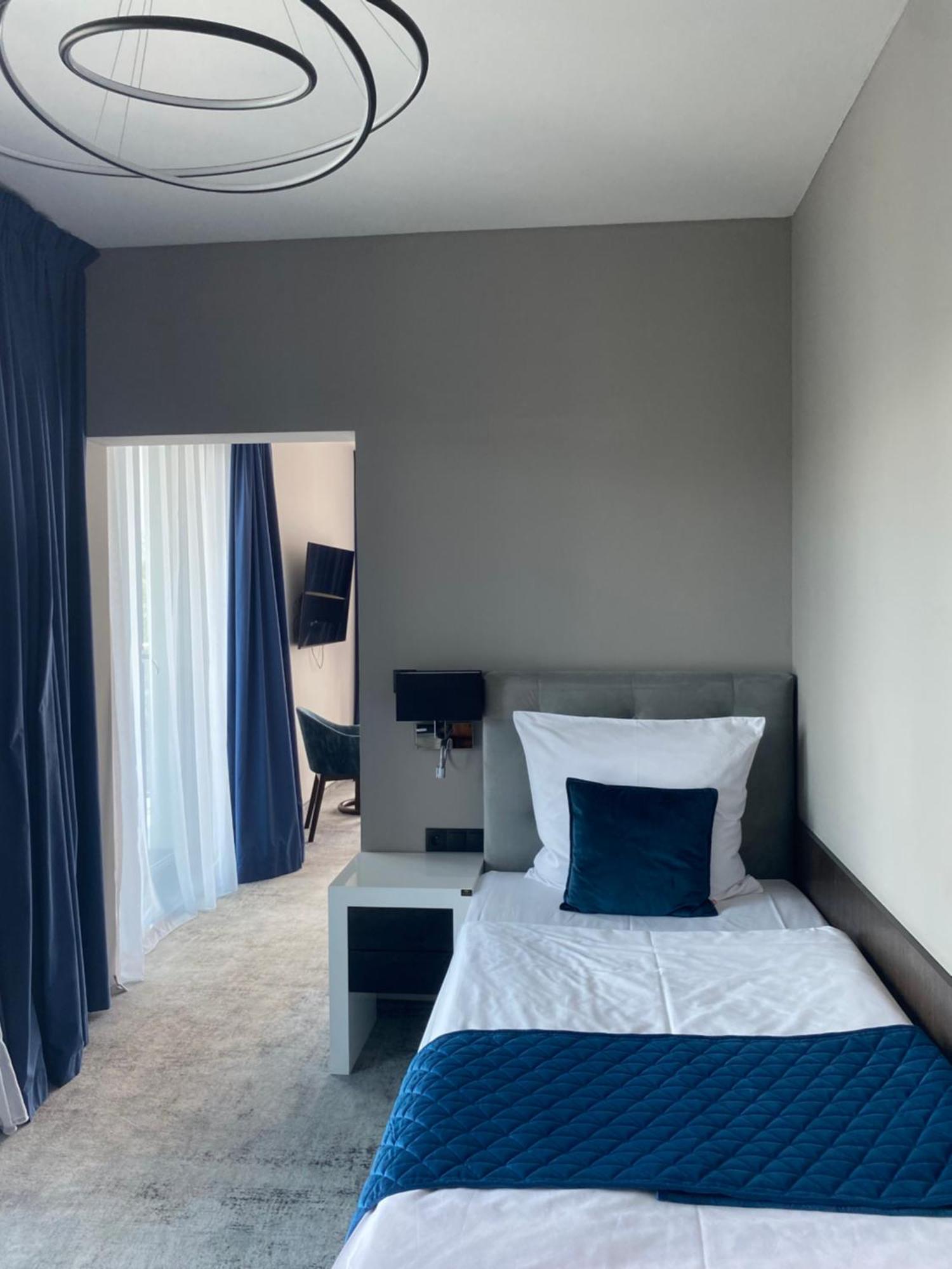 Hotel Sanova Jarosław エクステリア 写真
