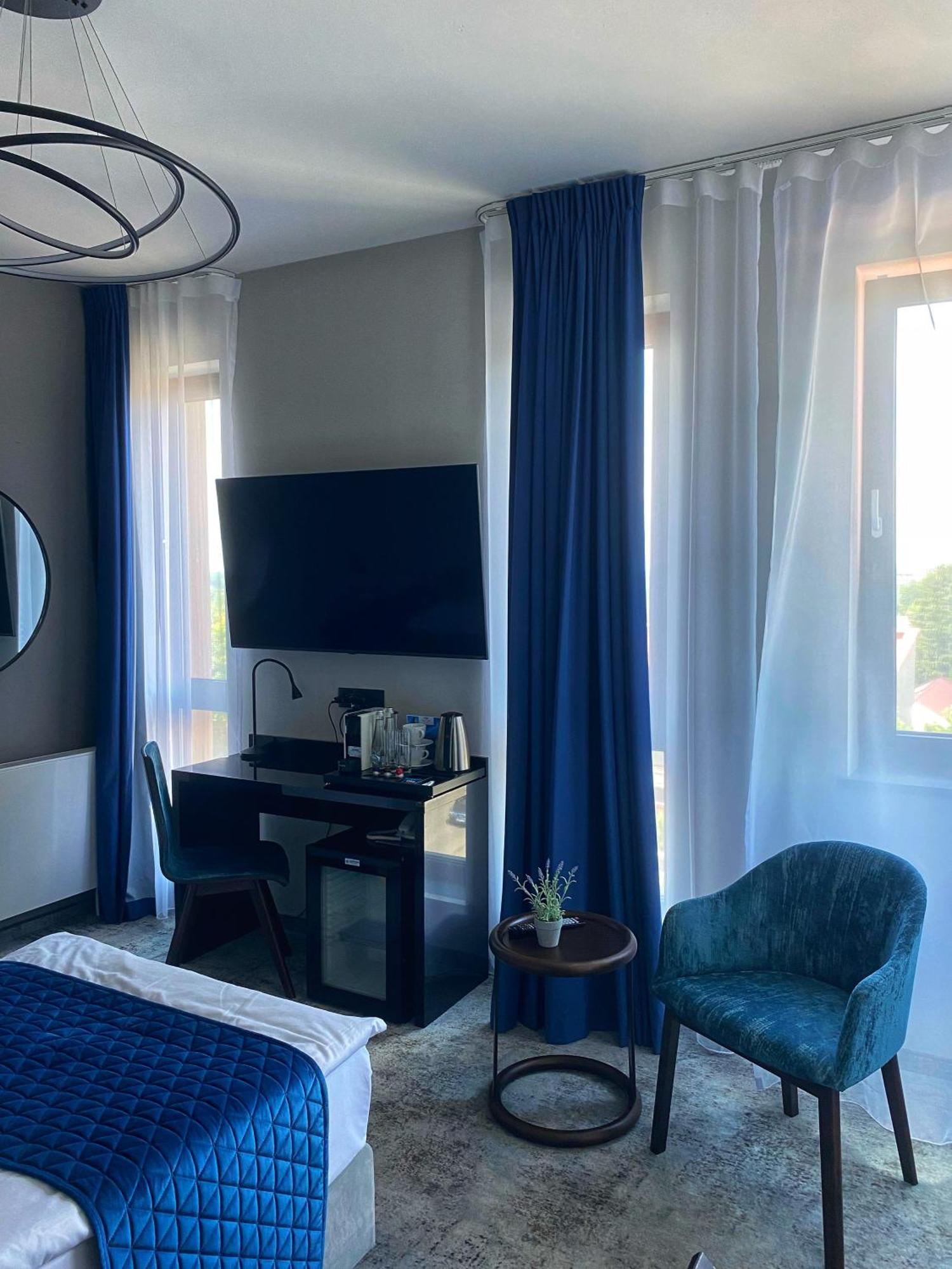 Hotel Sanova Jarosław エクステリア 写真