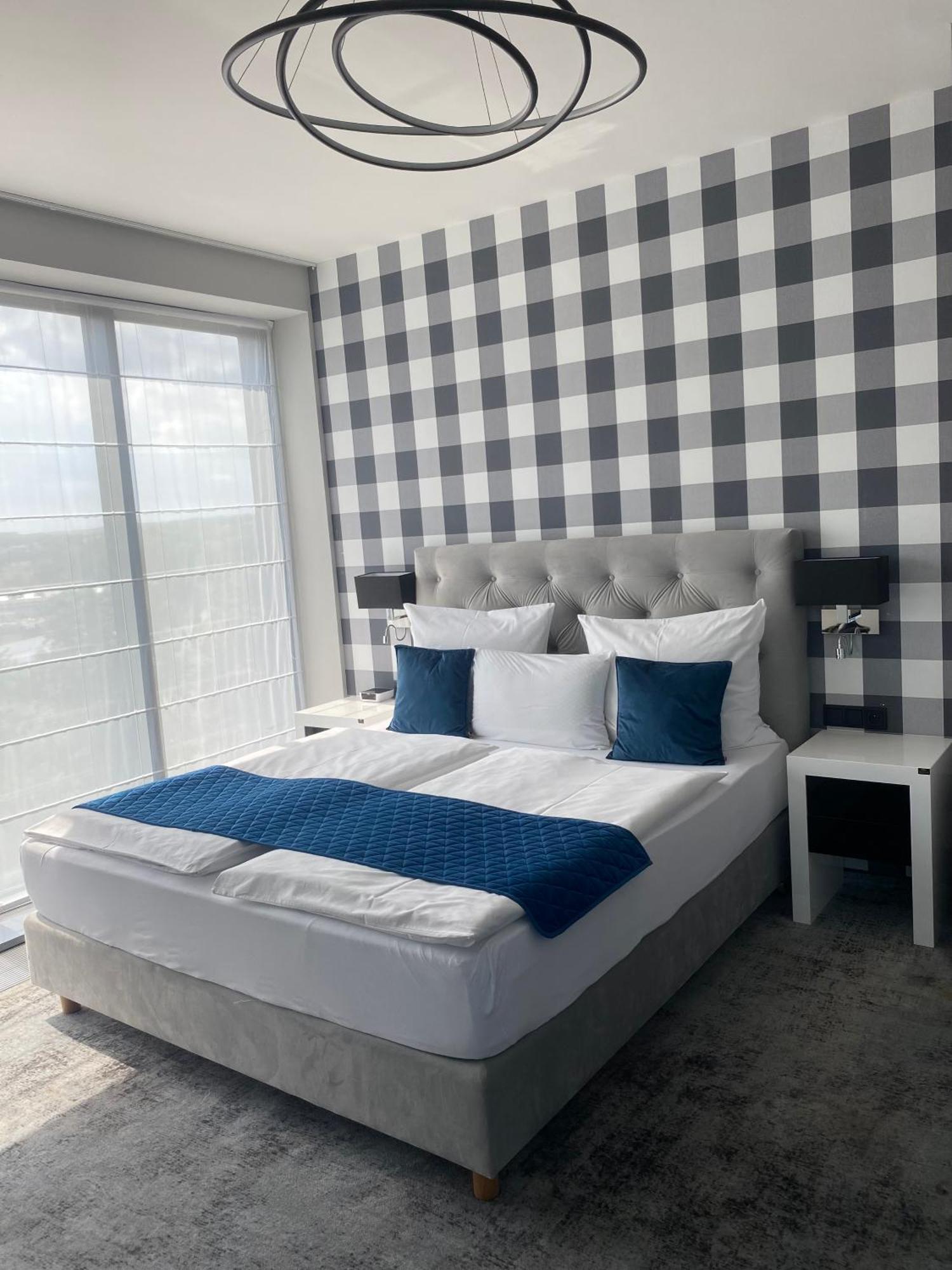 Hotel Sanova Jarosław エクステリア 写真
