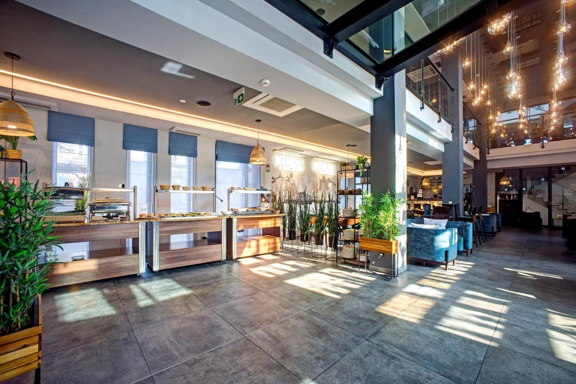 Hotel Sanova Jarosław エクステリア 写真