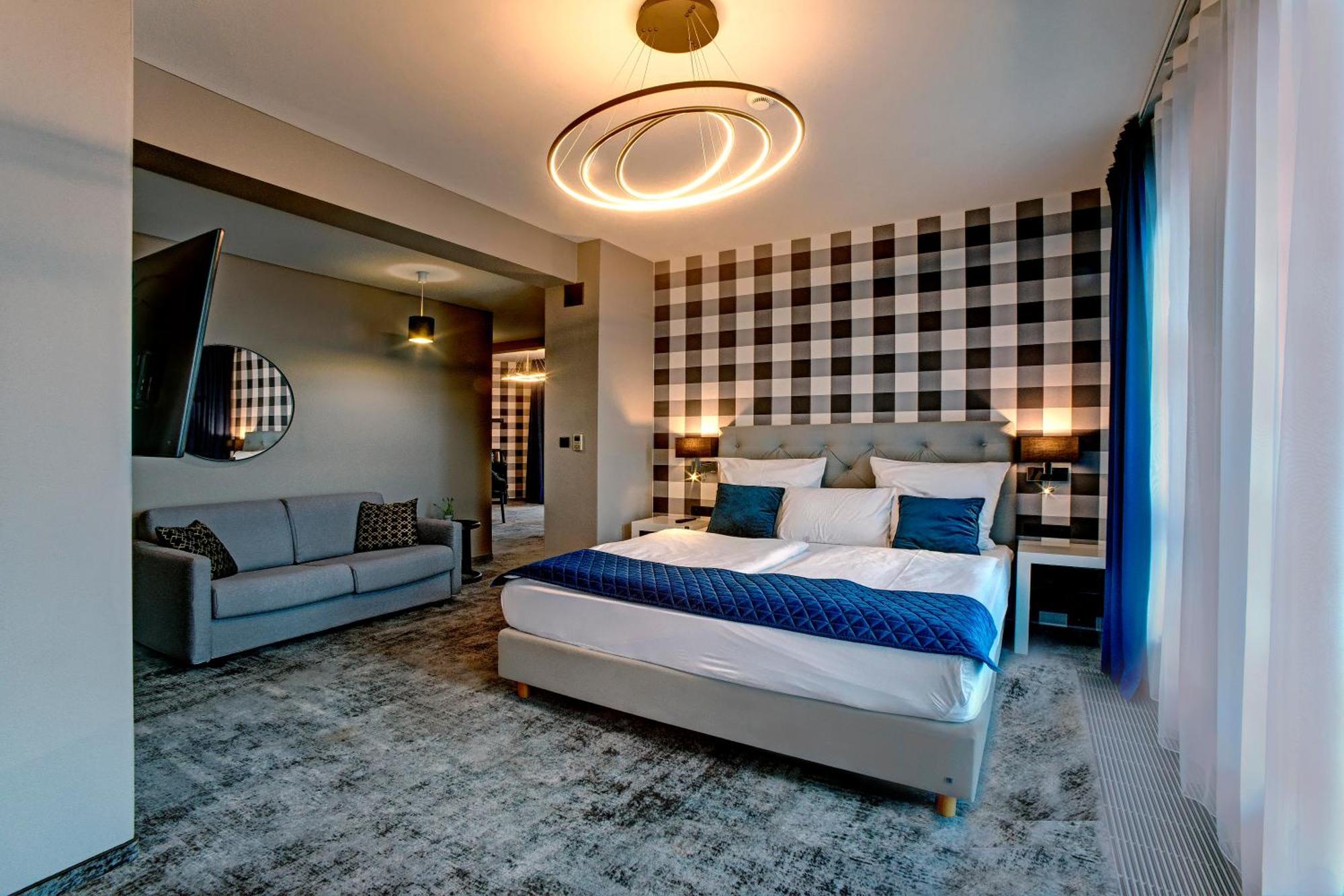Hotel Sanova Jarosław エクステリア 写真